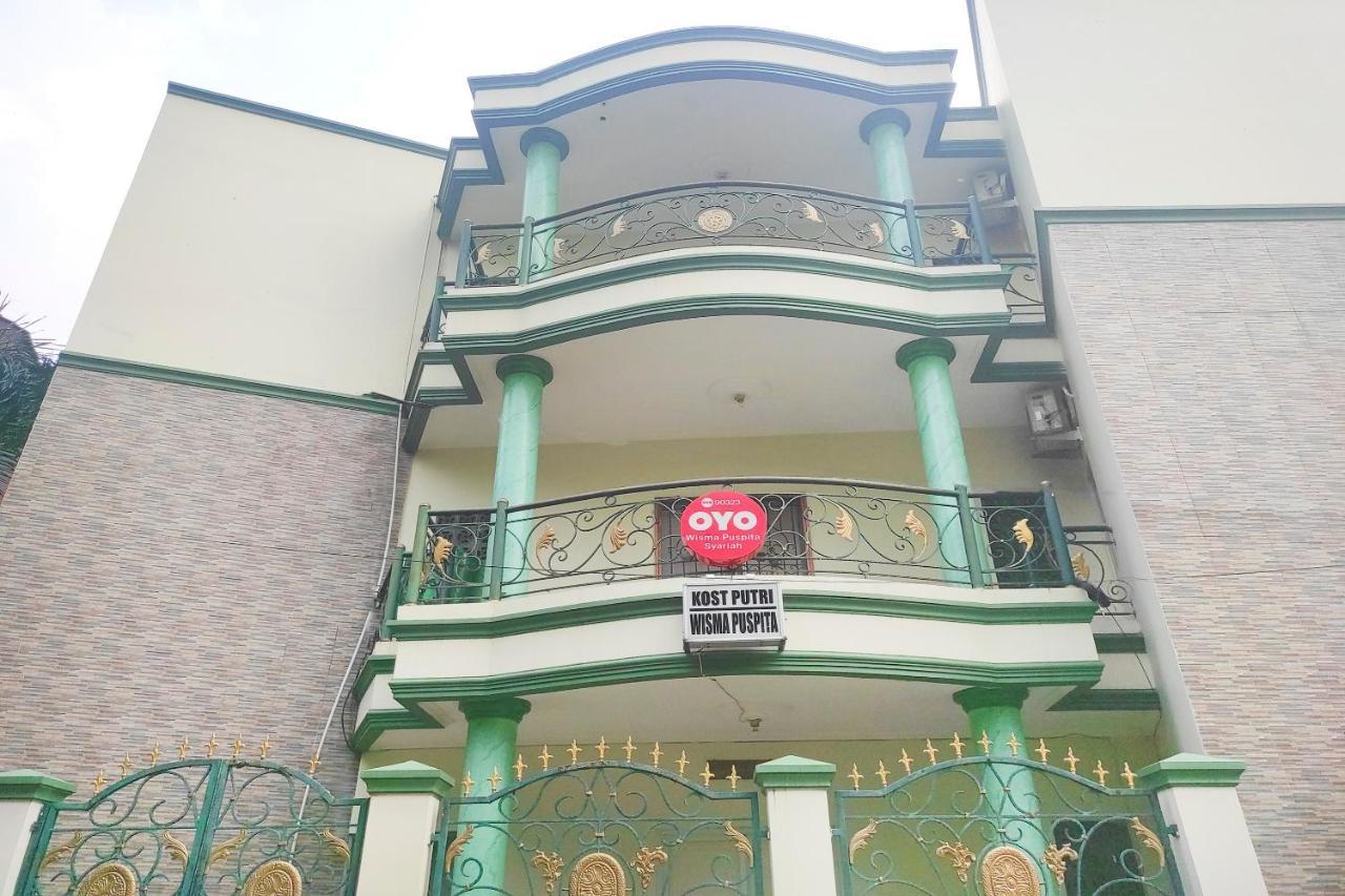 Oyo 90323 Wisma Puspita Syariah Hotel 2*