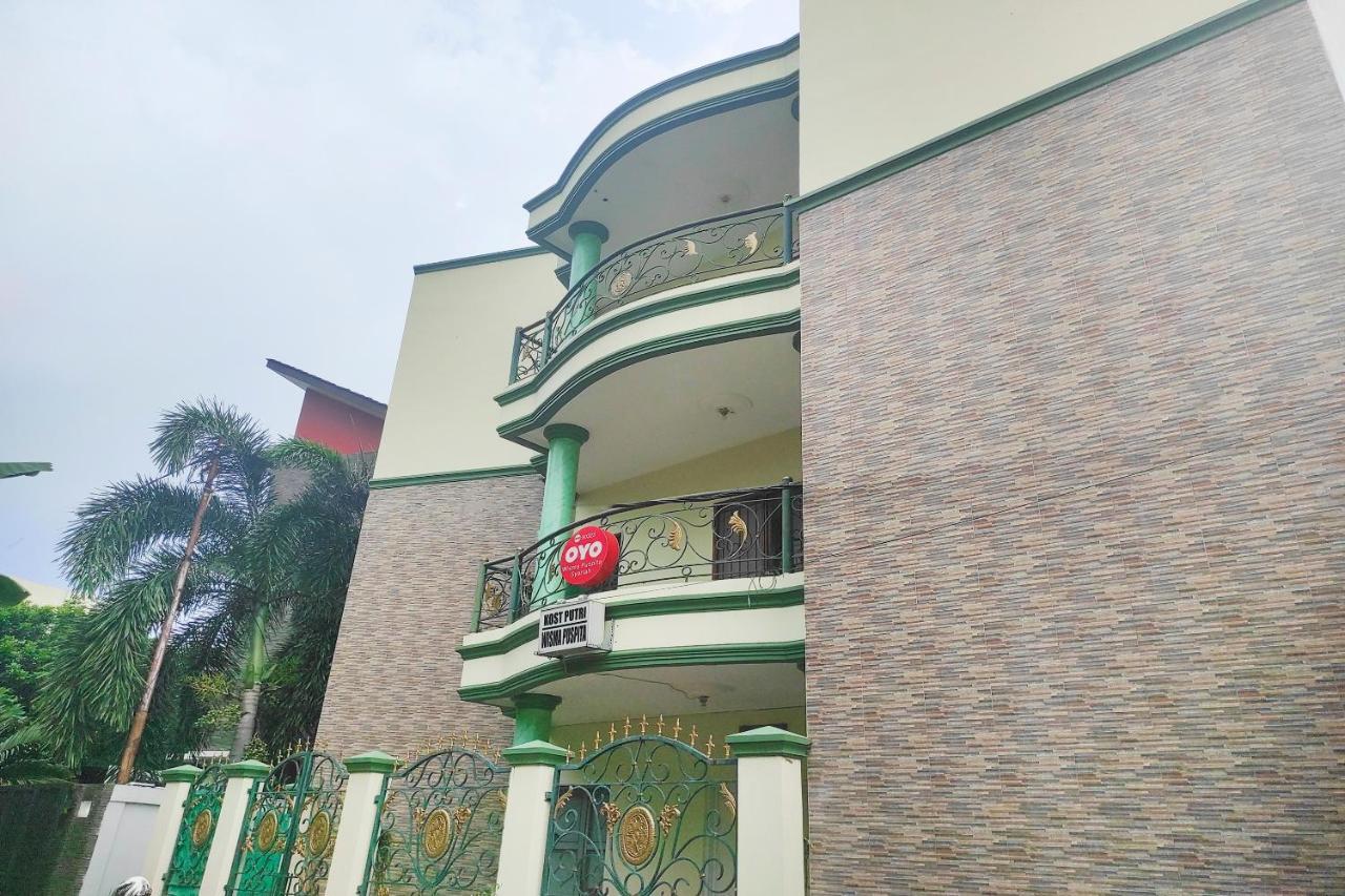 Oyo 90323 Wisma Puspita Syariah 2* Depok